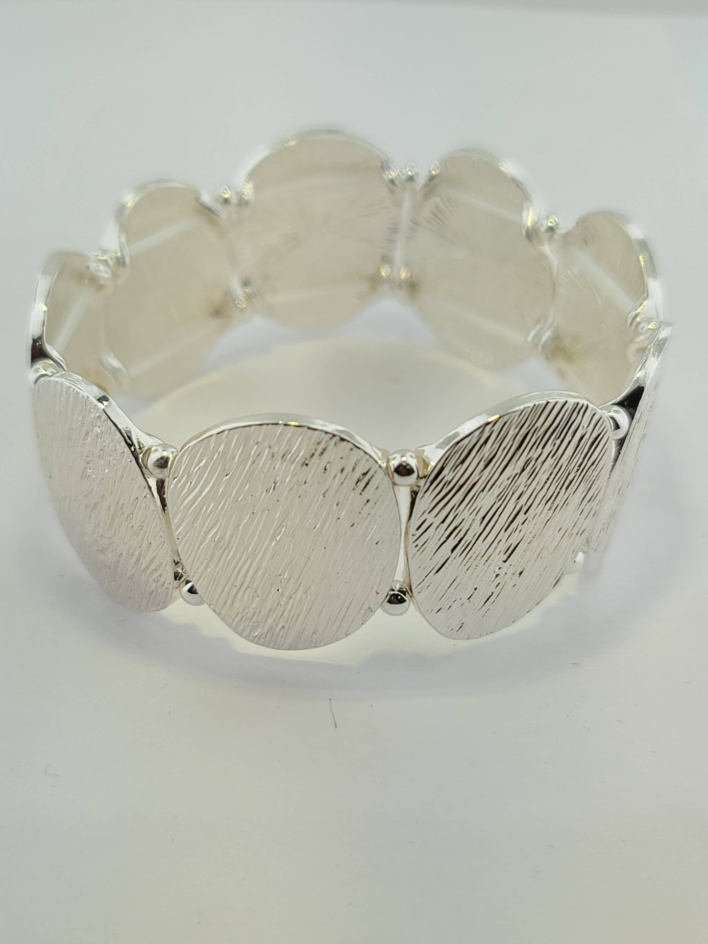 Textured ovals stretch bracelet - silver