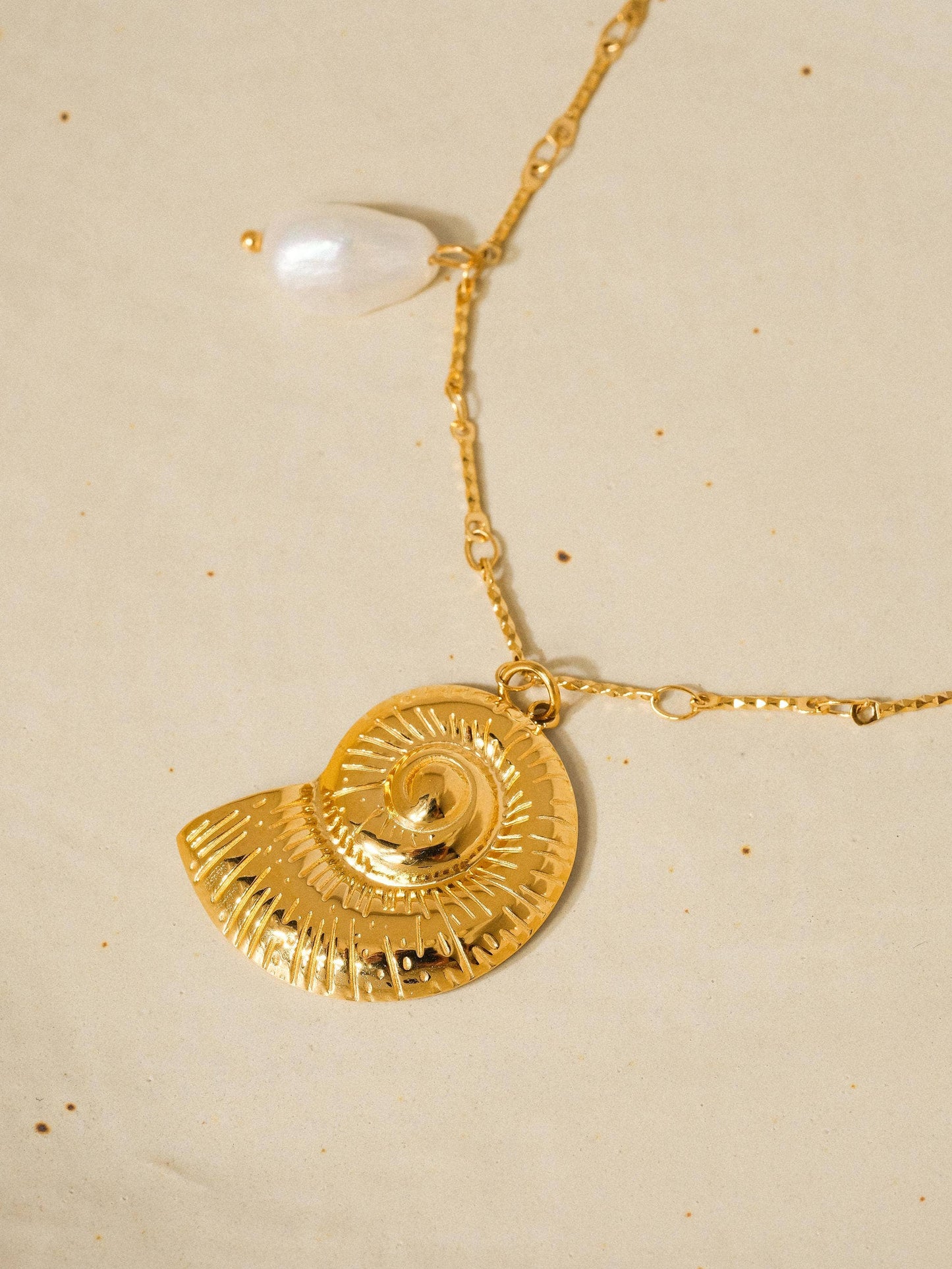 Viola 18K Gold Non-Tarnish Statement Shell Pearl Necklace