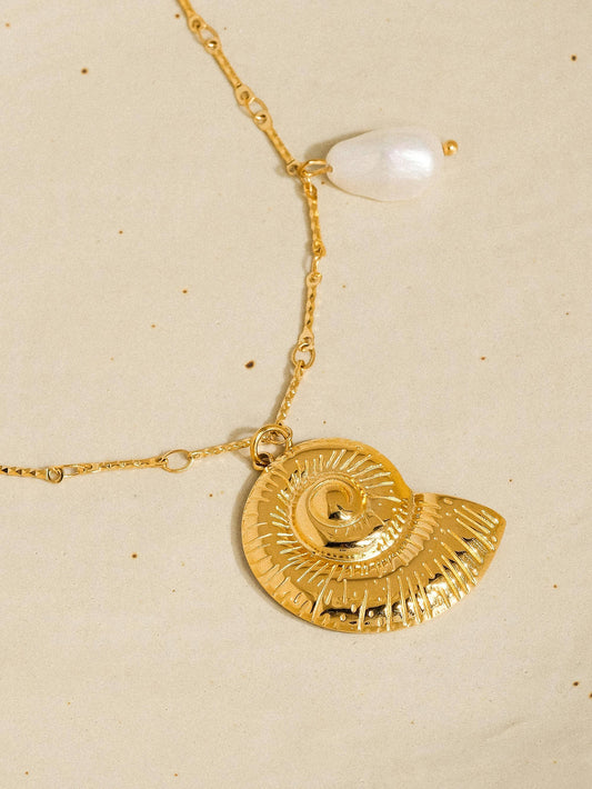 Viola 18K Gold Non-Tarnish Statement Shell Pearl Necklace