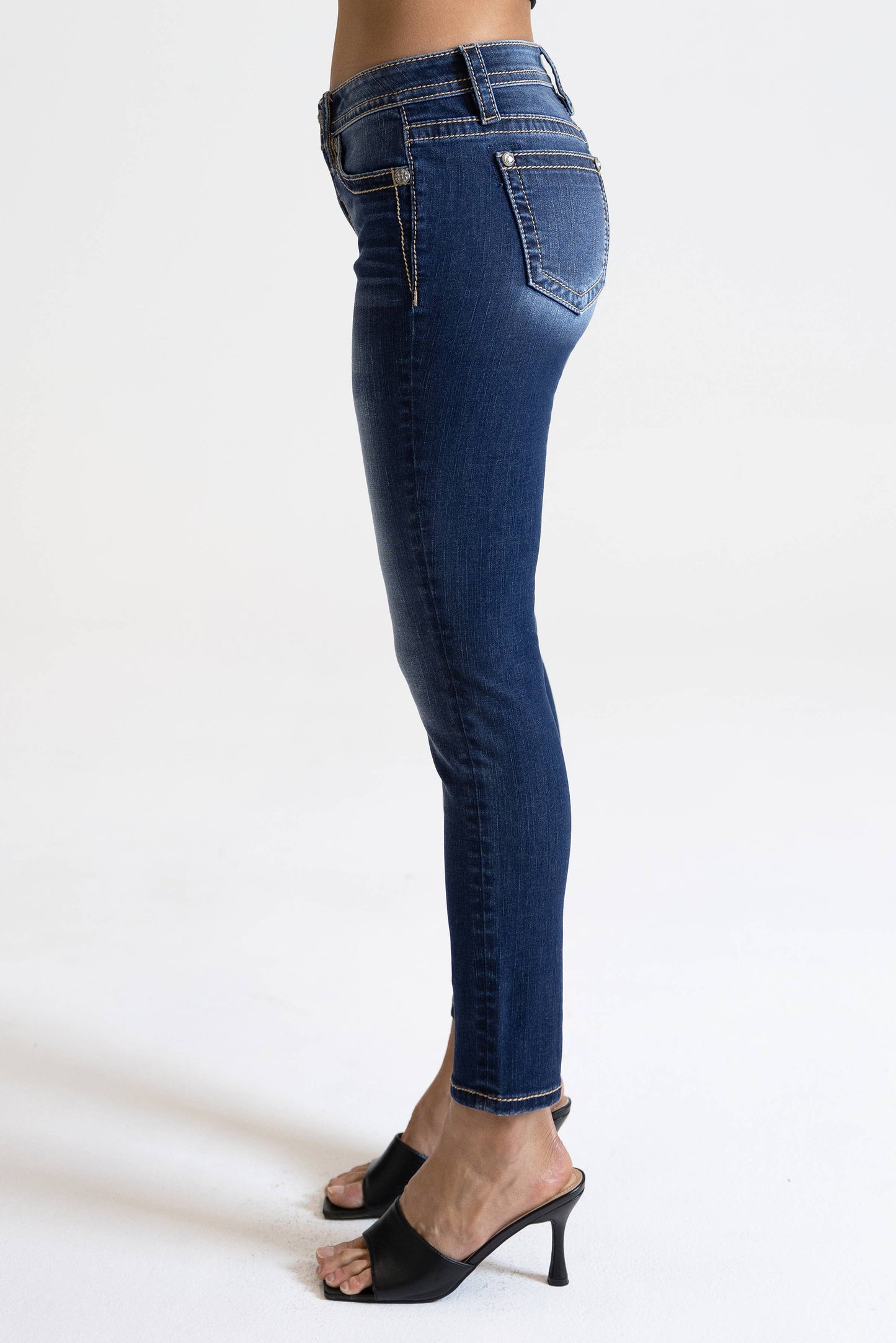 M3636S101- 29" midrise skinny jeans