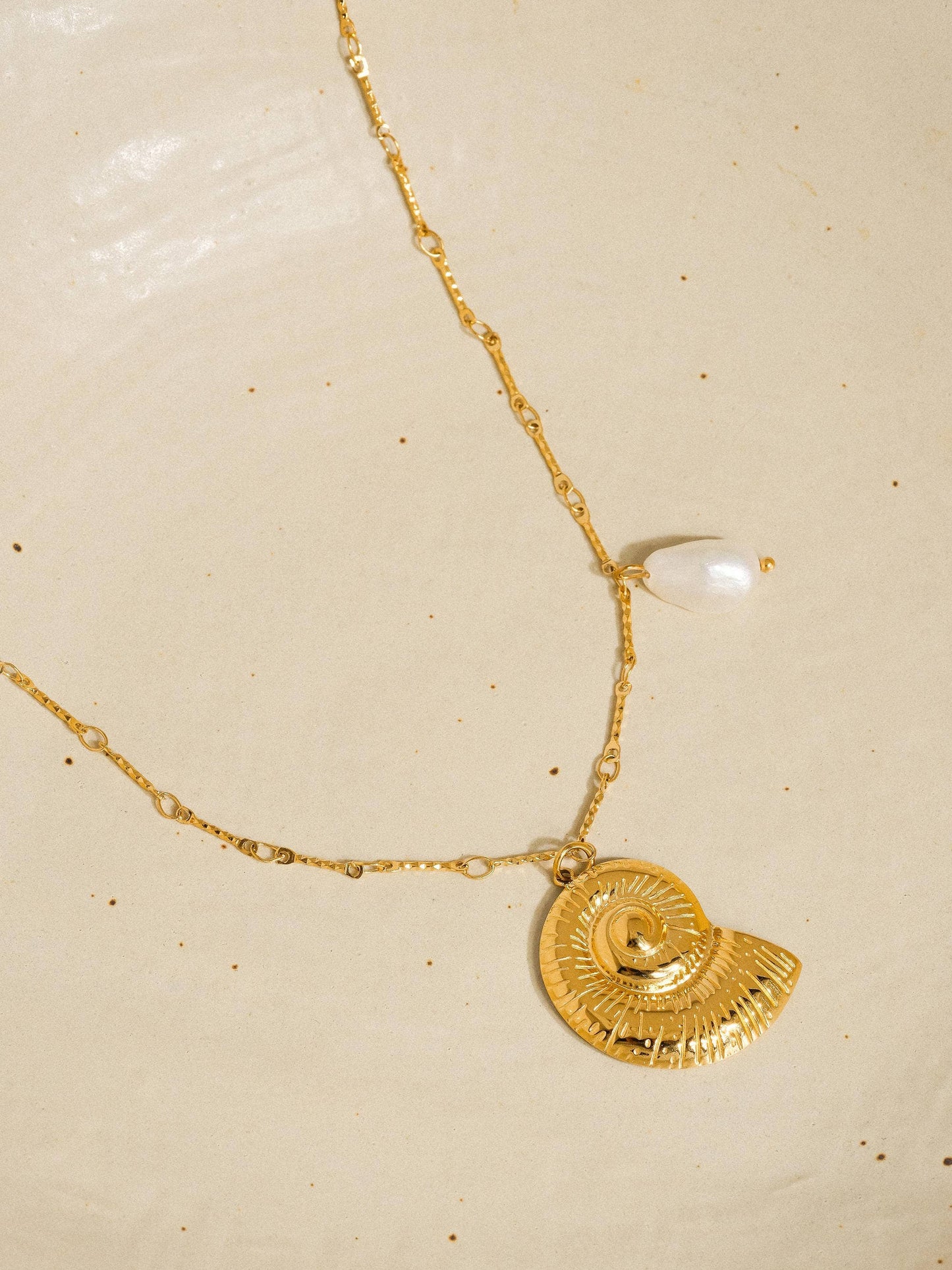 Viola 18K Gold Non-Tarnish Statement Shell Pearl Necklace