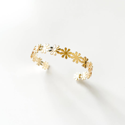 Fashion Daisy Cuff Bracelet