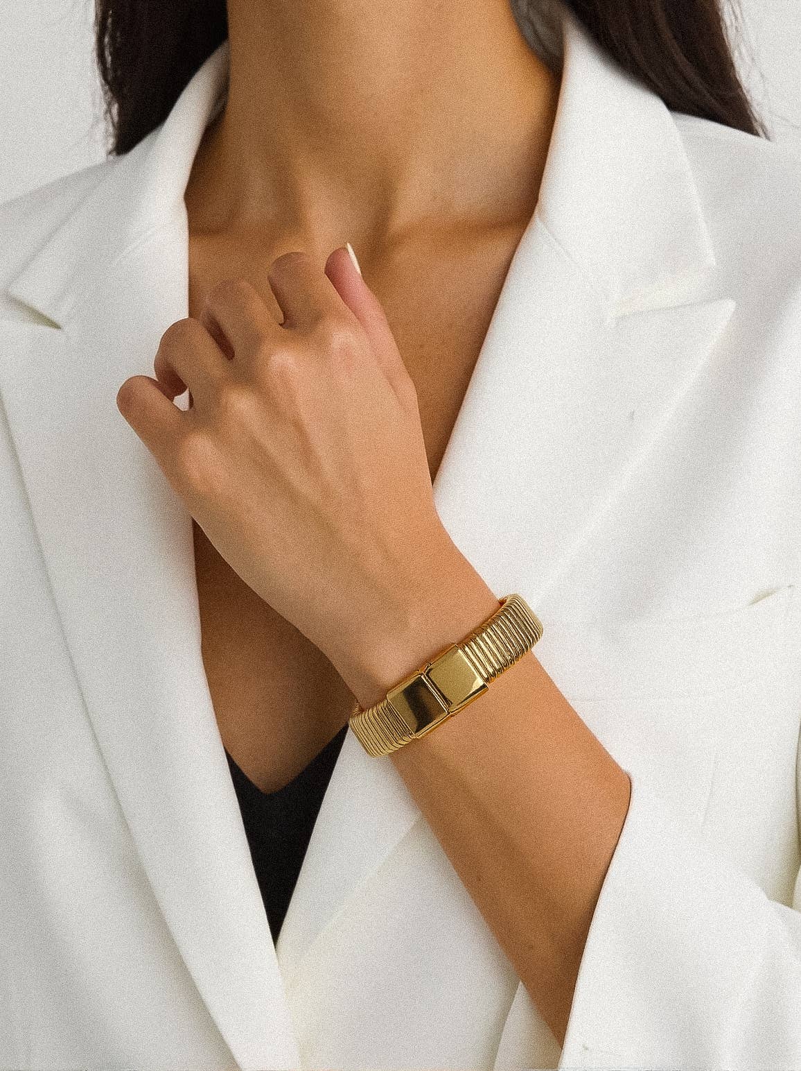 Christel 18K Gold Non-Tarnish Stripe Bold Bangle