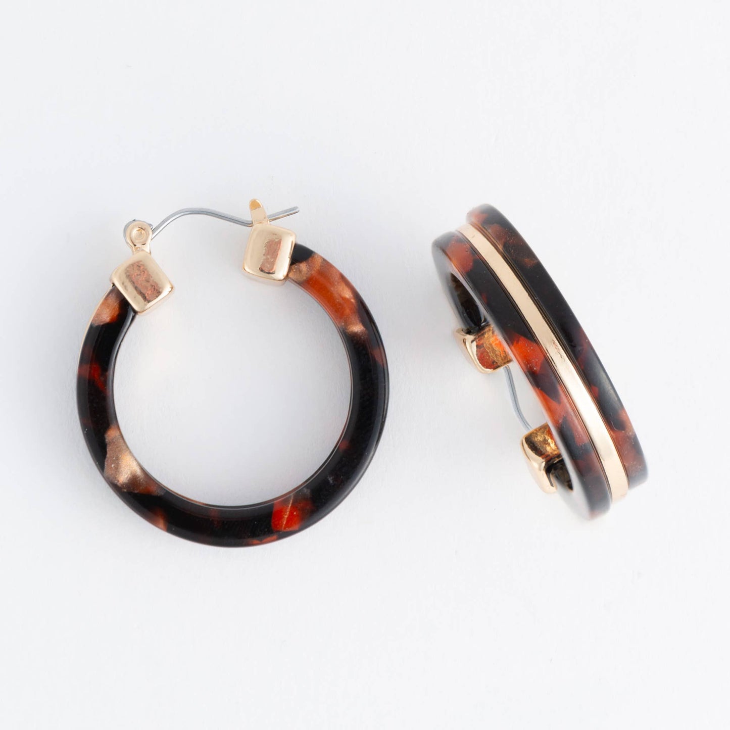Sloane Tortoiseshell Circle Acrylic Hoop Earring: Classic Tortoise