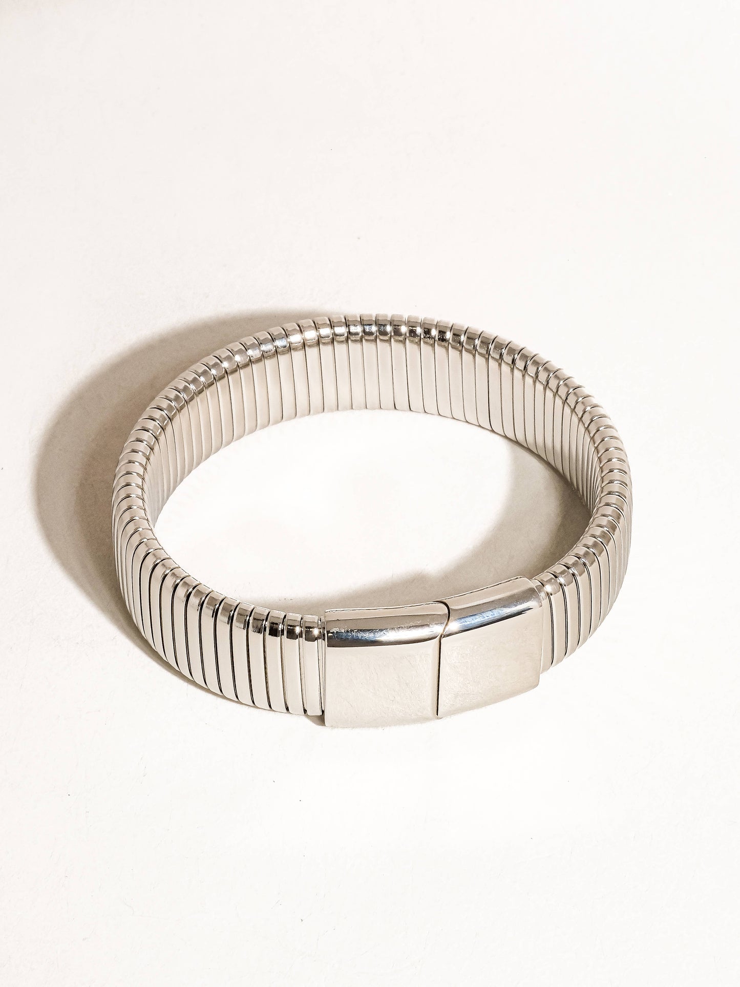 Christel 18K Gold Non-Tarnish Stripe Bold Bangle